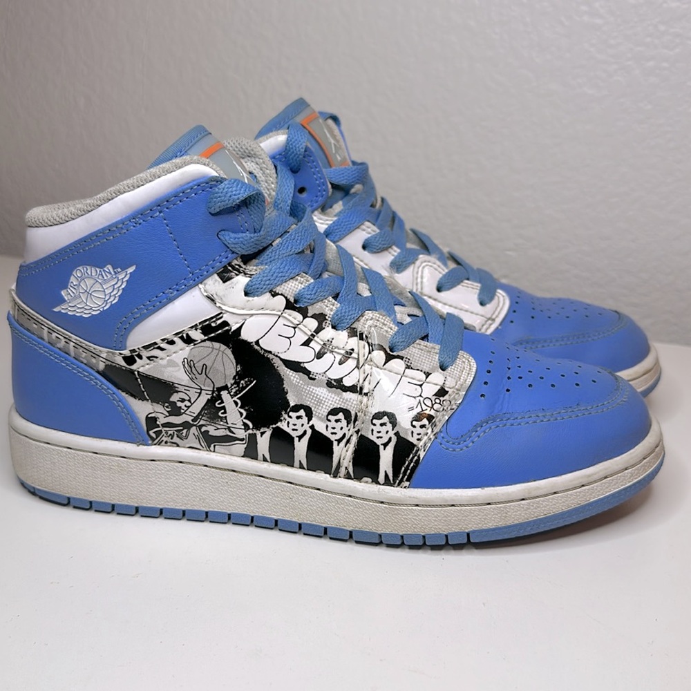 NIKE AIR JORDAN 1 Mid Gs “Game Winner” Sneakers